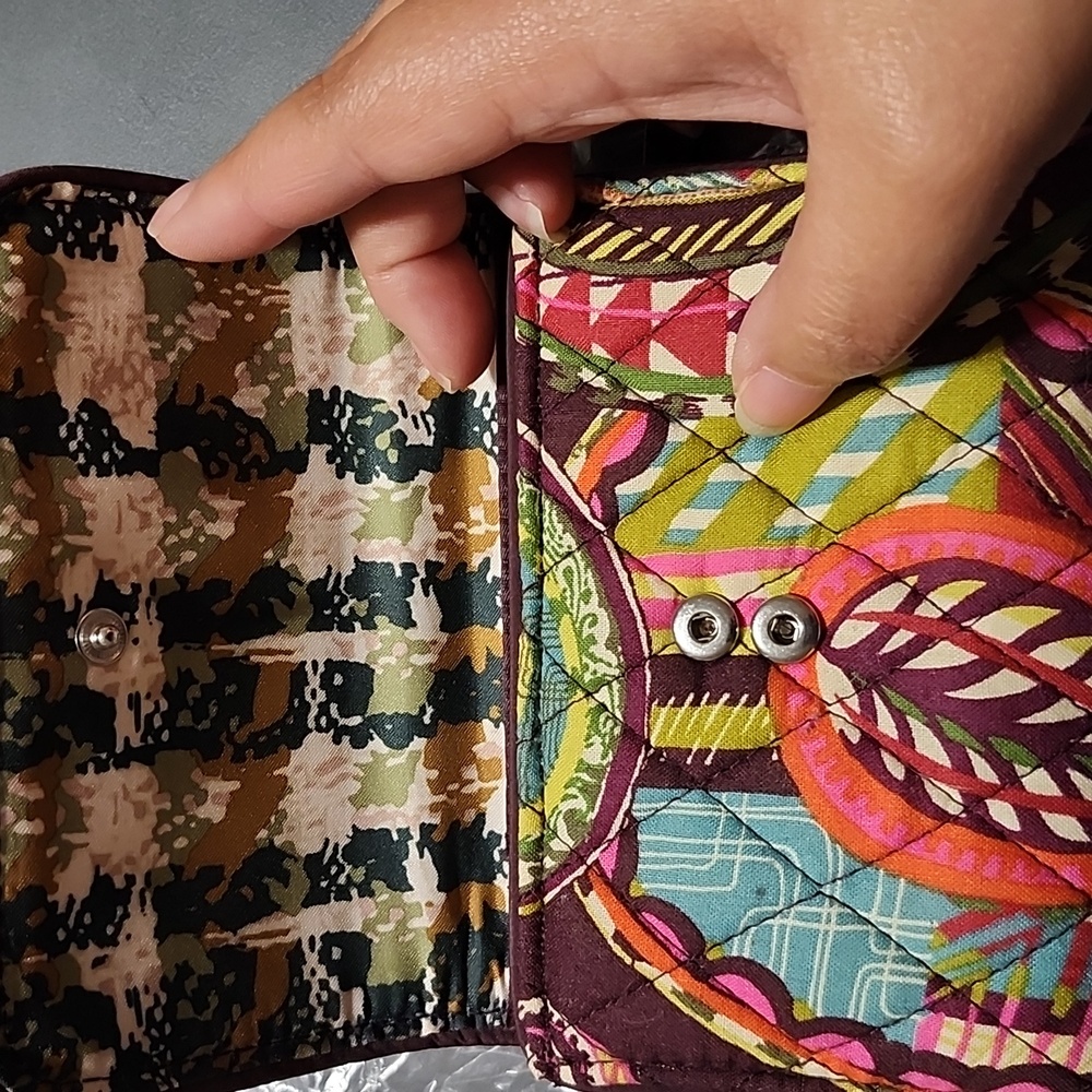 Vera Bradley Iconic RFID Riley Compact Wallet Heirloom Paisley Pattern - Picture 7 of 8